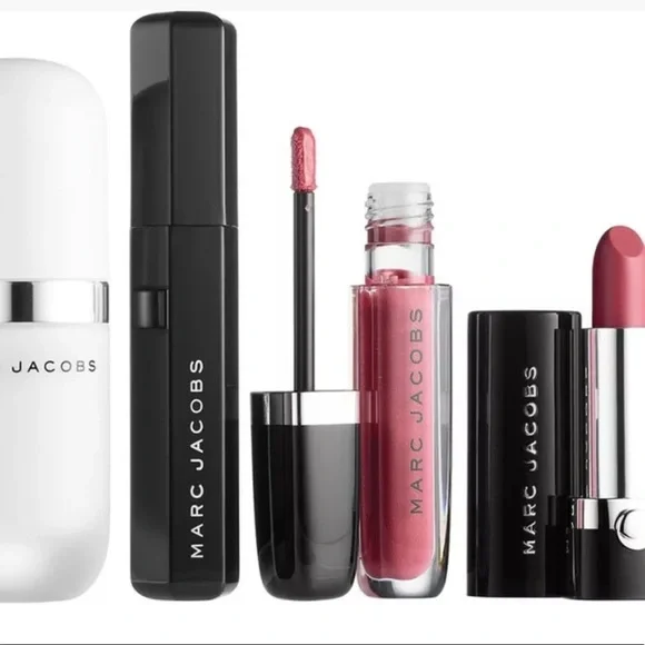 Marc Jacobs effortlessly irresistible 5 piece beauty collection - Picture 2 of 6